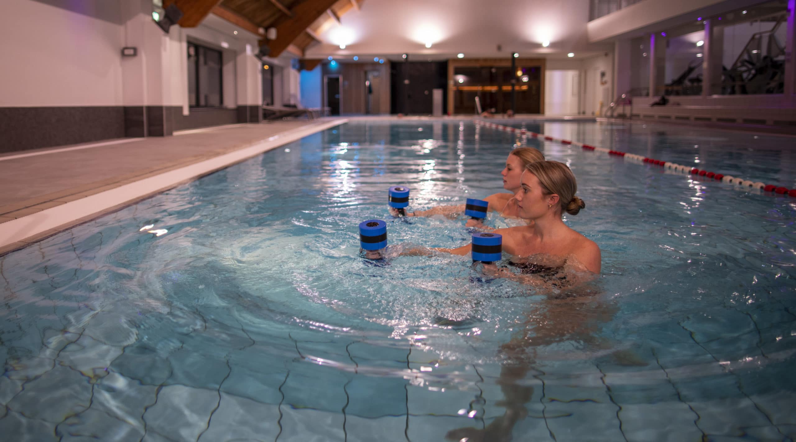 Zwembad-halters-zijkant